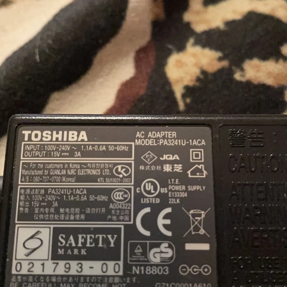 Toshiba AC Adapter Model: PA3241U-1ACA